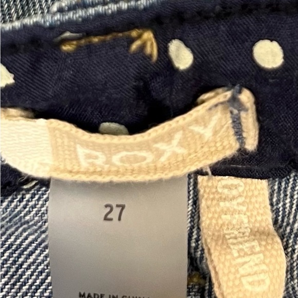 Roxy Denim Boyfriend Jeans Light Wash Button Fly Size 27 - Picture 9 of 10